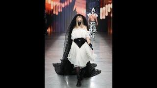 Институт бизнеса и дизайна на Mercedes-Benz Fashion Week Russia