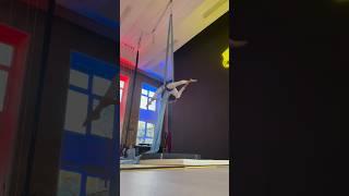 А, можно я с тобой?) #sport #training #gym #спорт #dance #shorts #trend #acrobatics #circus #aerial